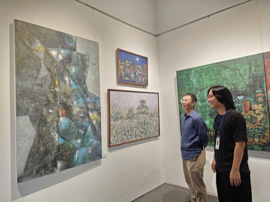 An exhibition space at O Ly Artshow